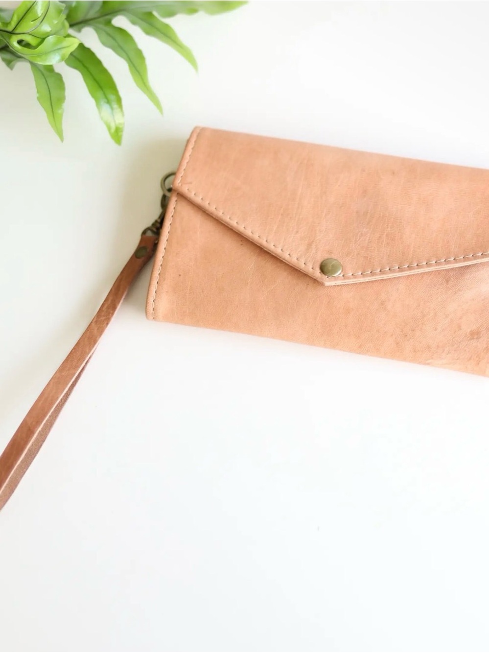 Chic Envelope Wristlet Clutch in Light Tan
